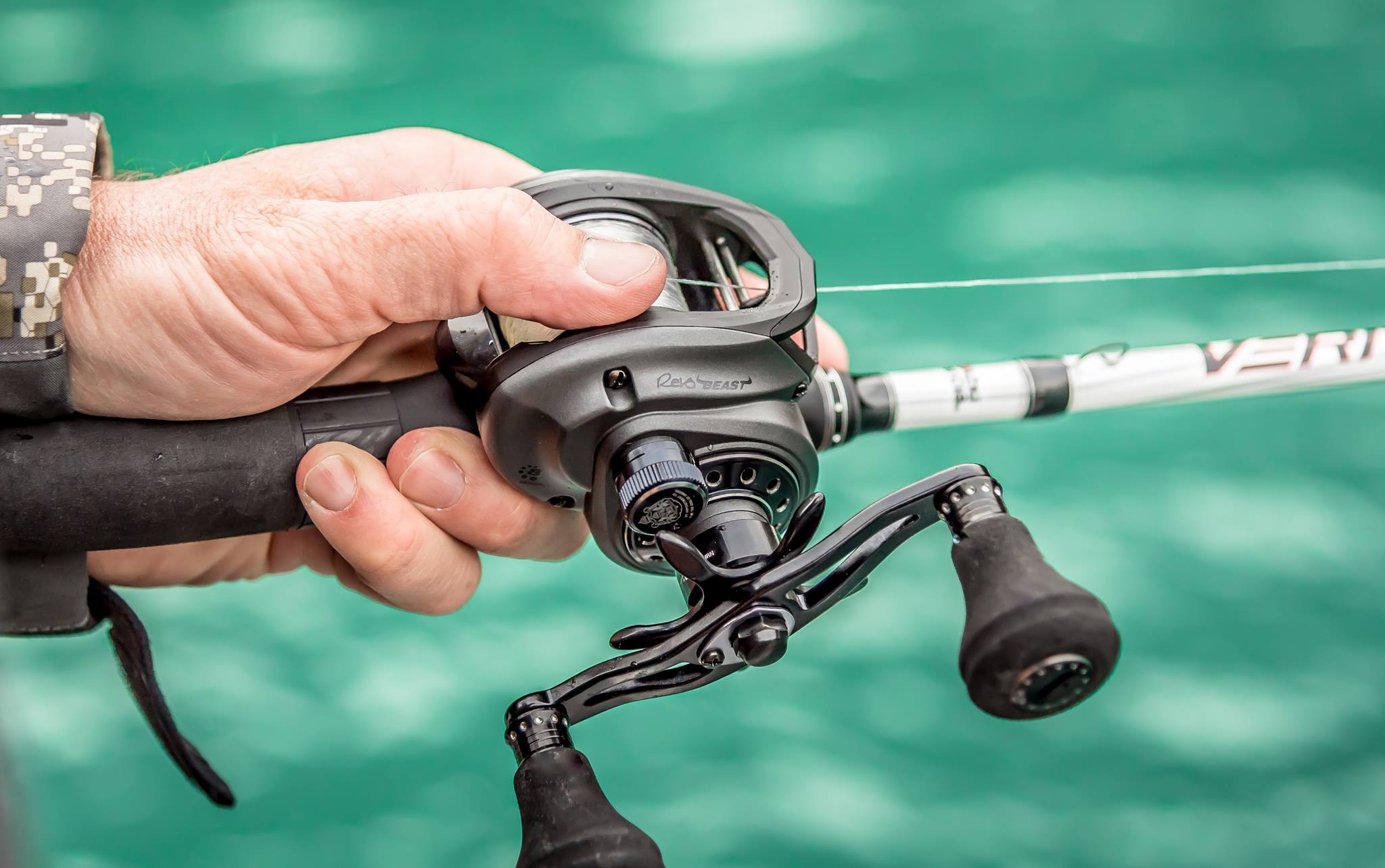 Carretilha Abu Garcia Revo Beast