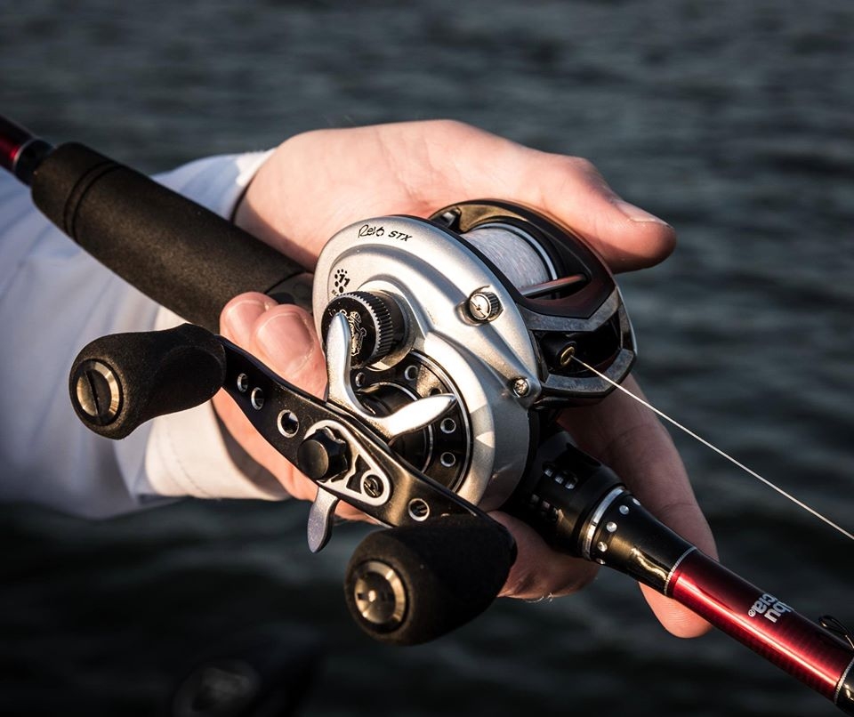 Carretilha Abu Garcia REVO3 STX