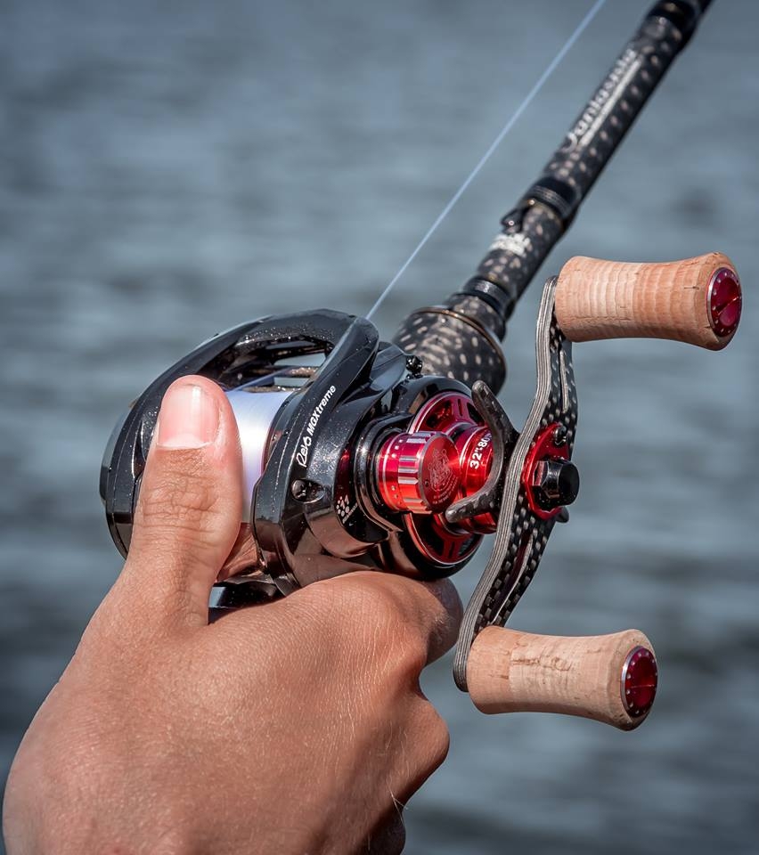 Carretilha Abu Garcia Revo MGXtreme