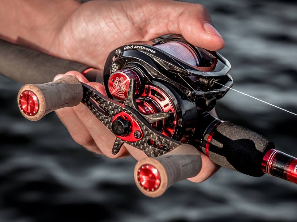 Carretilha Abu Garcia Revo MGXtreme